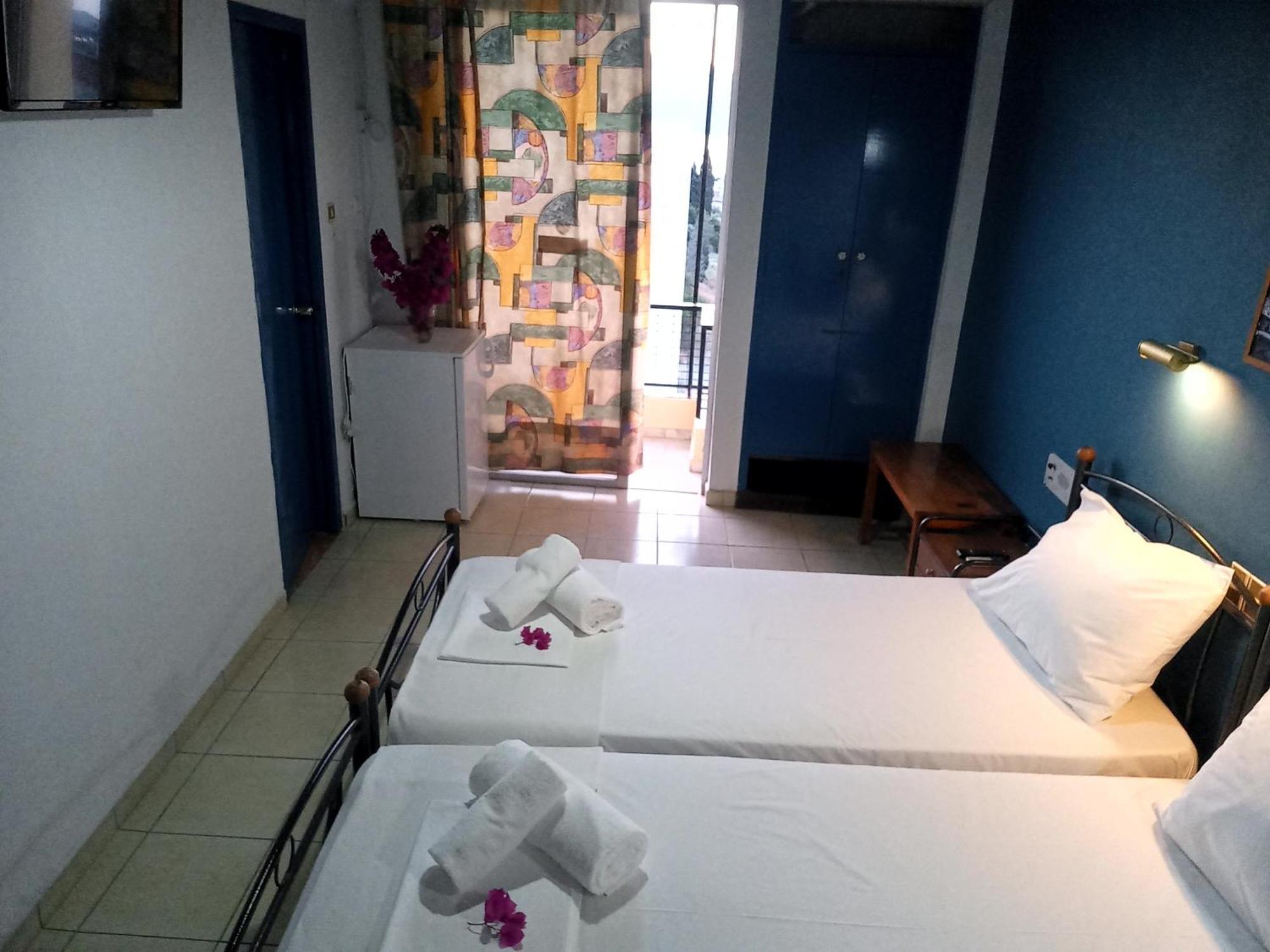 Hotel Tainaro Лутра Едипсу Екстериор снимка