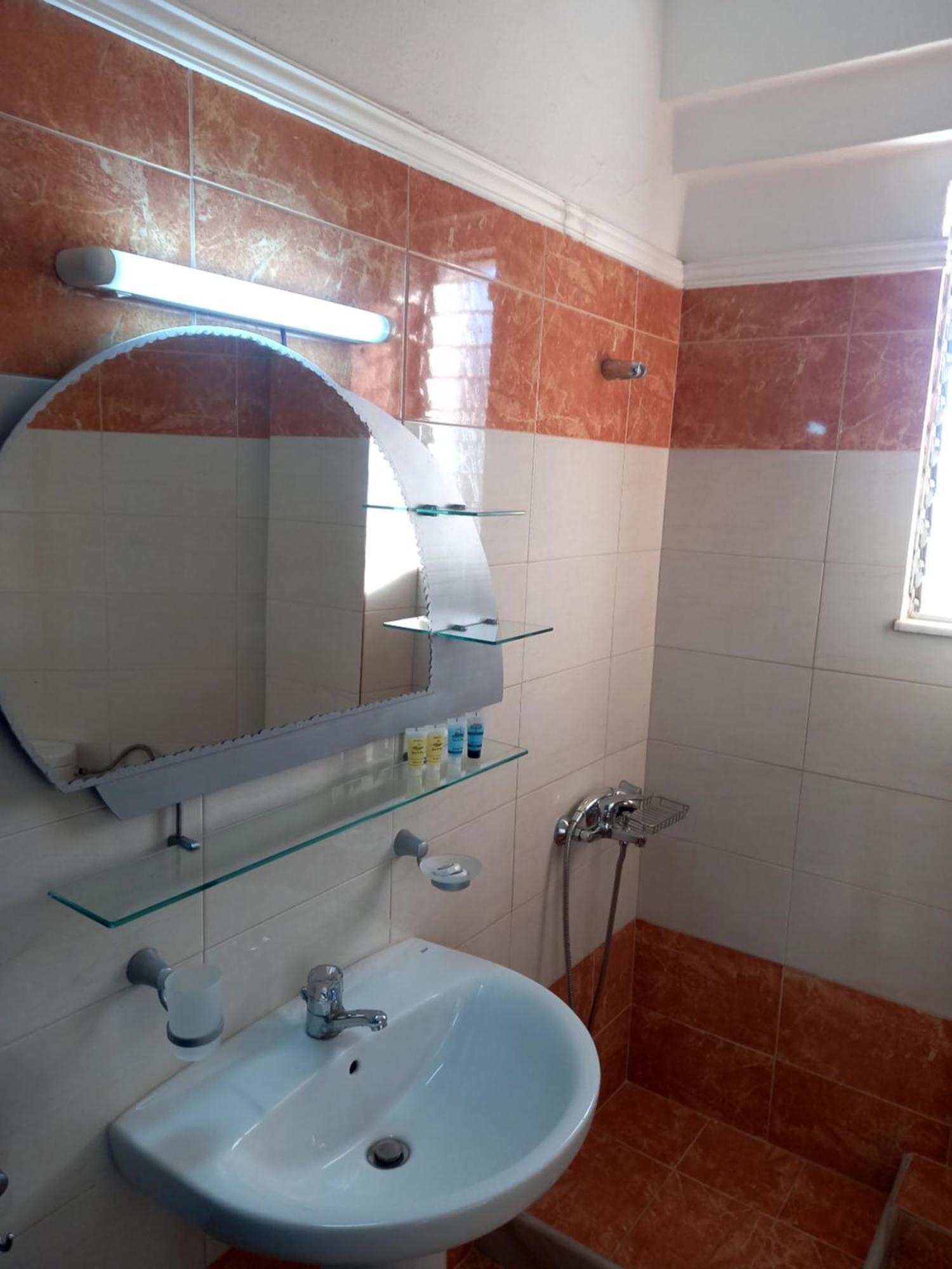 Hotel Tainaro Лутра Едипсу Екстериор снимка