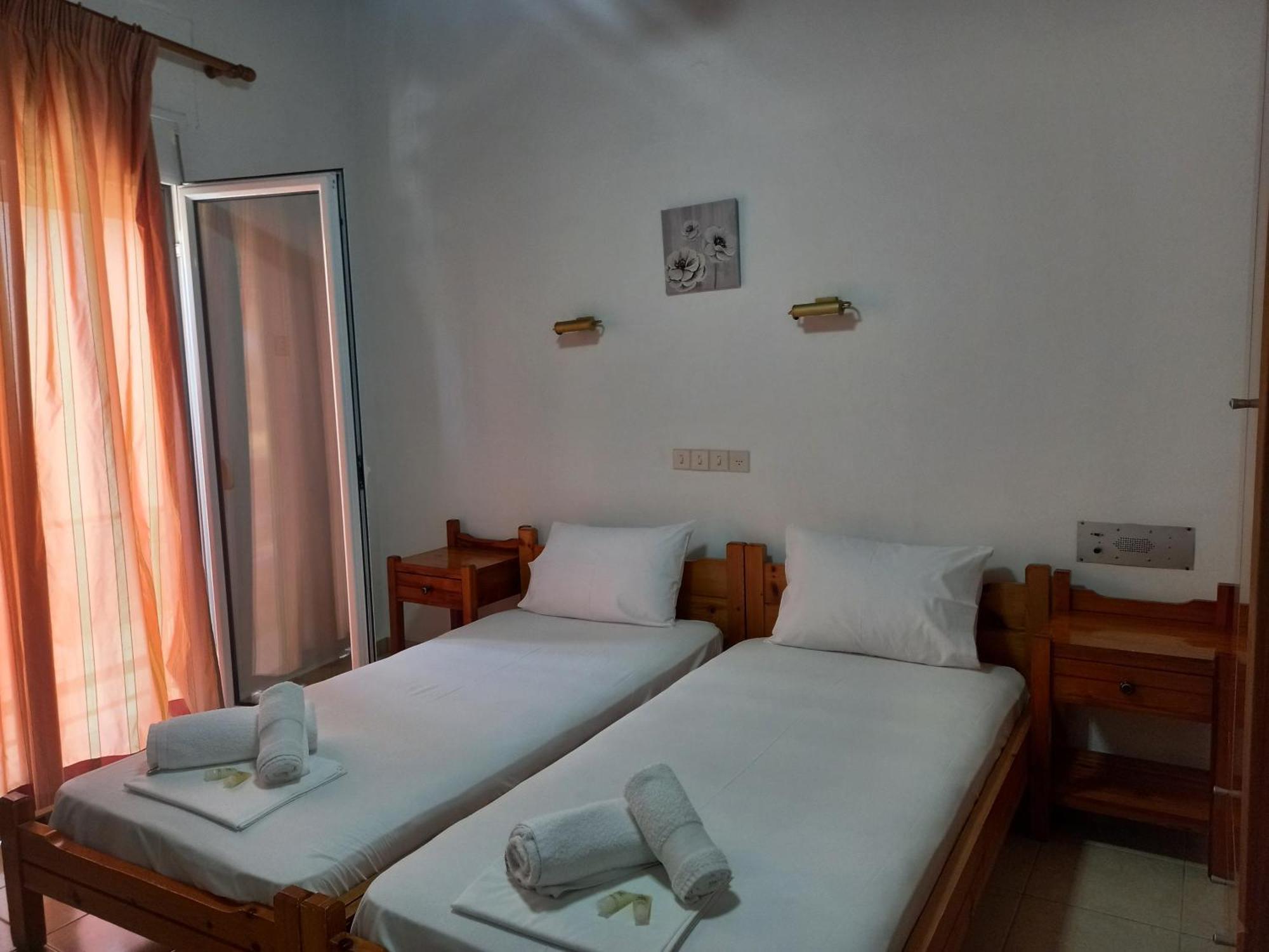 Hotel Tainaro Лутра Едипсу Екстериор снимка