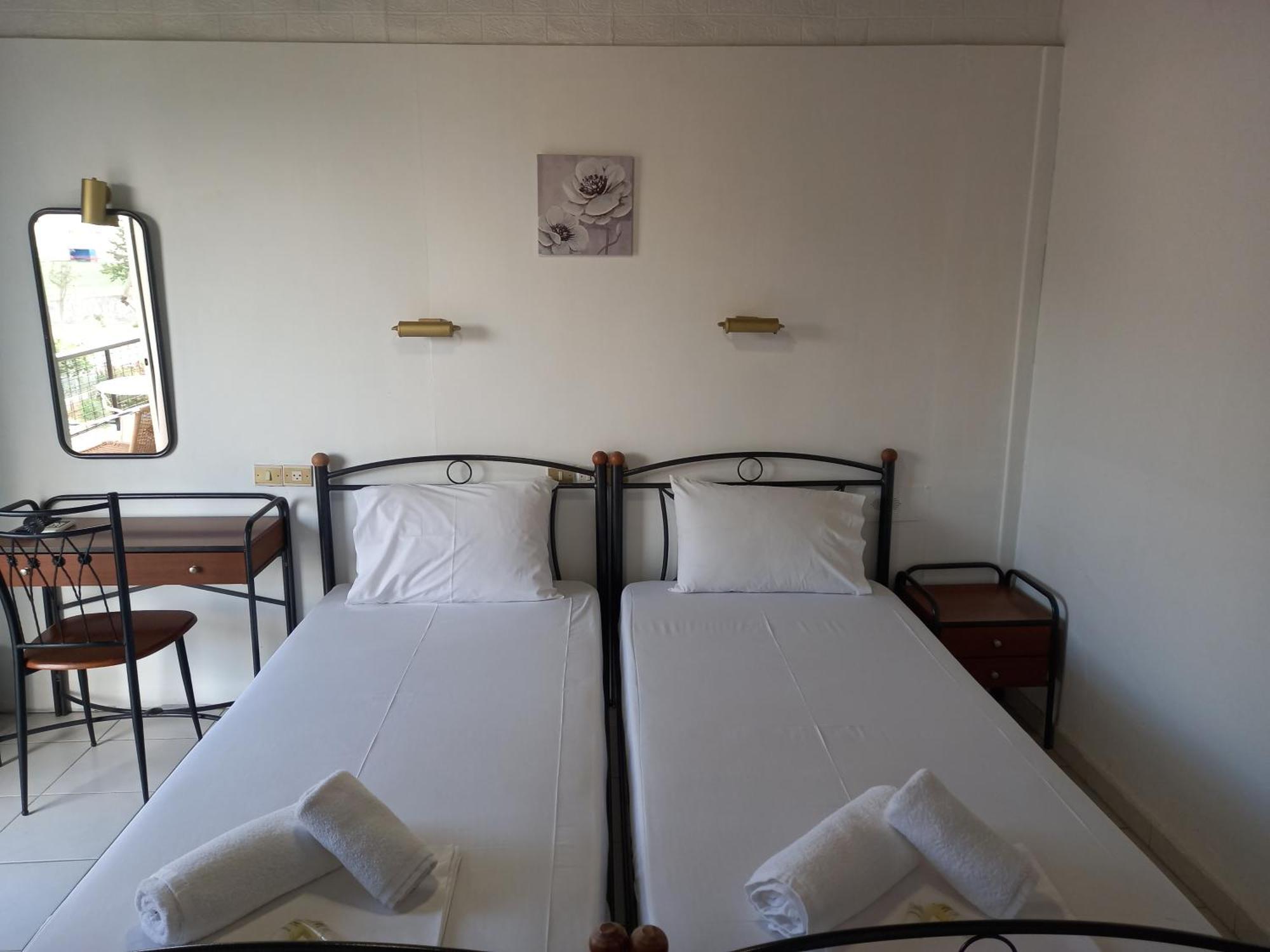 Hotel Tainaro Лутра Едипсу Екстериор снимка