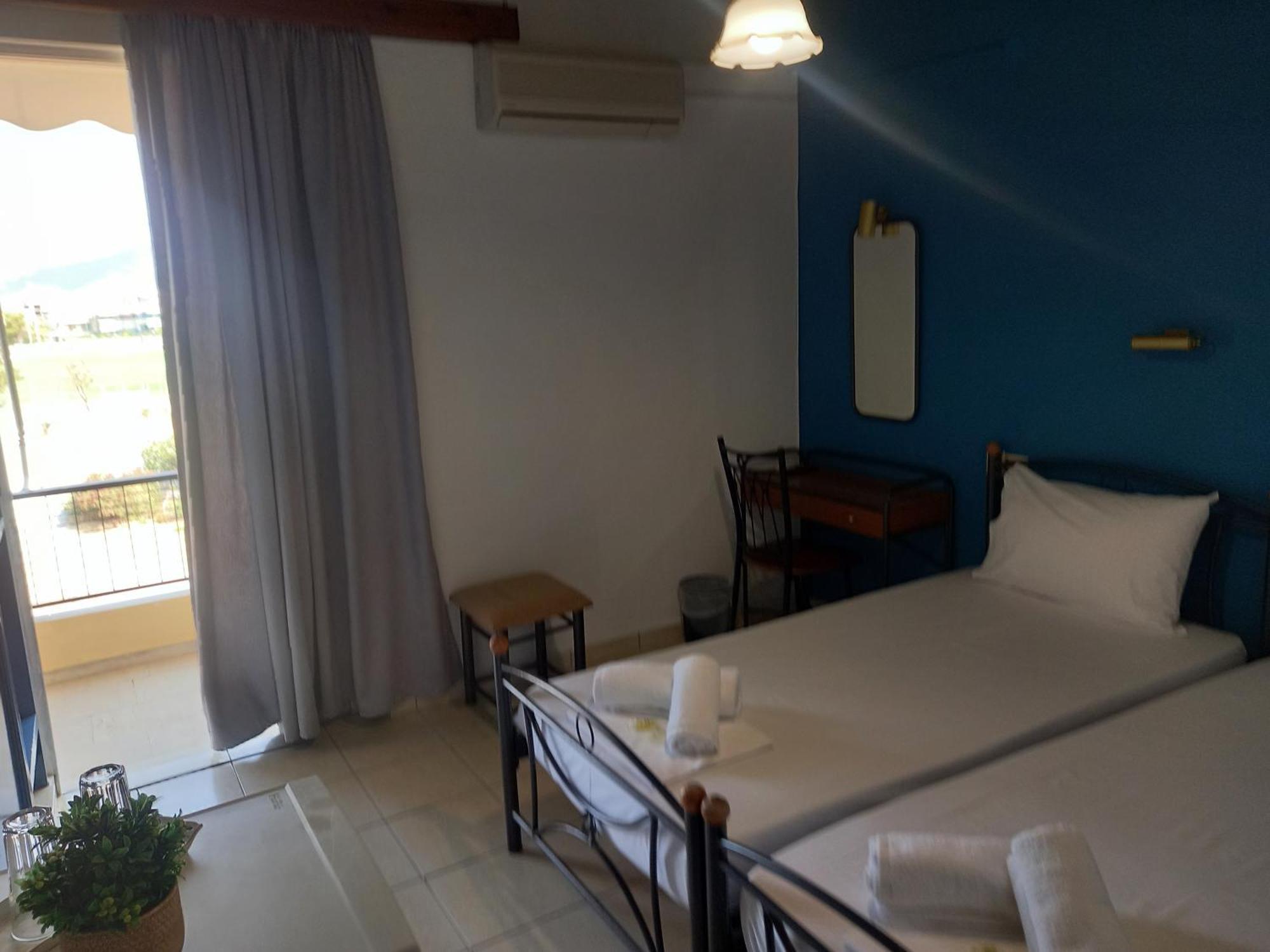 Hotel Tainaro Лутра Едипсу Екстериор снимка